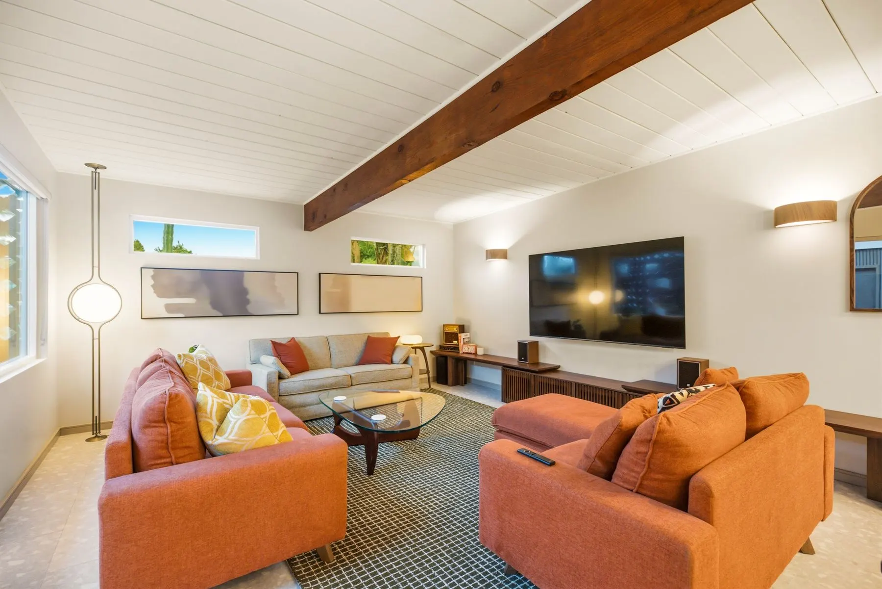 Media lounge under vaulted beams